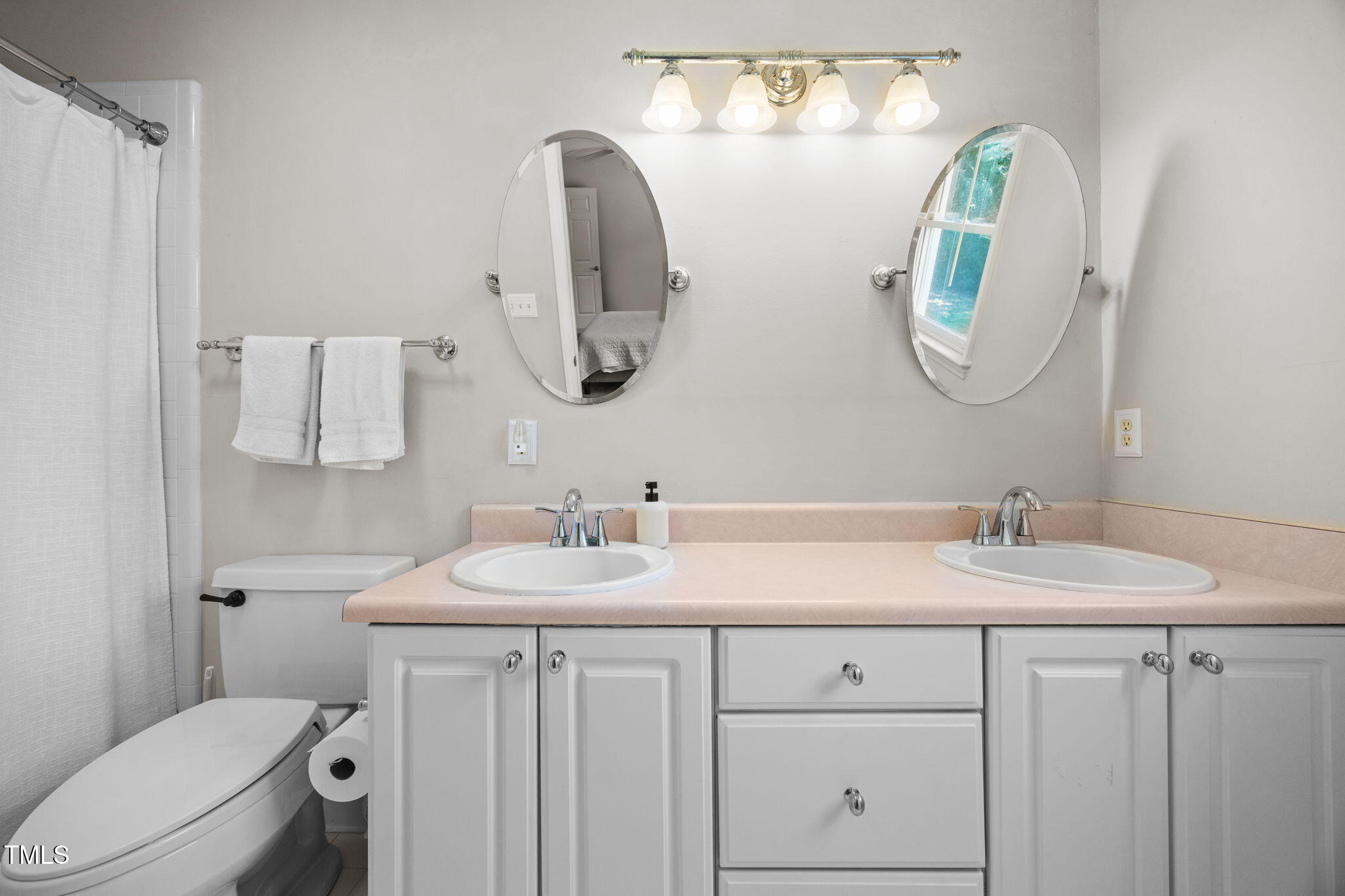 305 McGregor Drive, Unit B Chapel Hill, NC 27514 - Photo 17 of 33 30-web-or-mls-IMG_3760