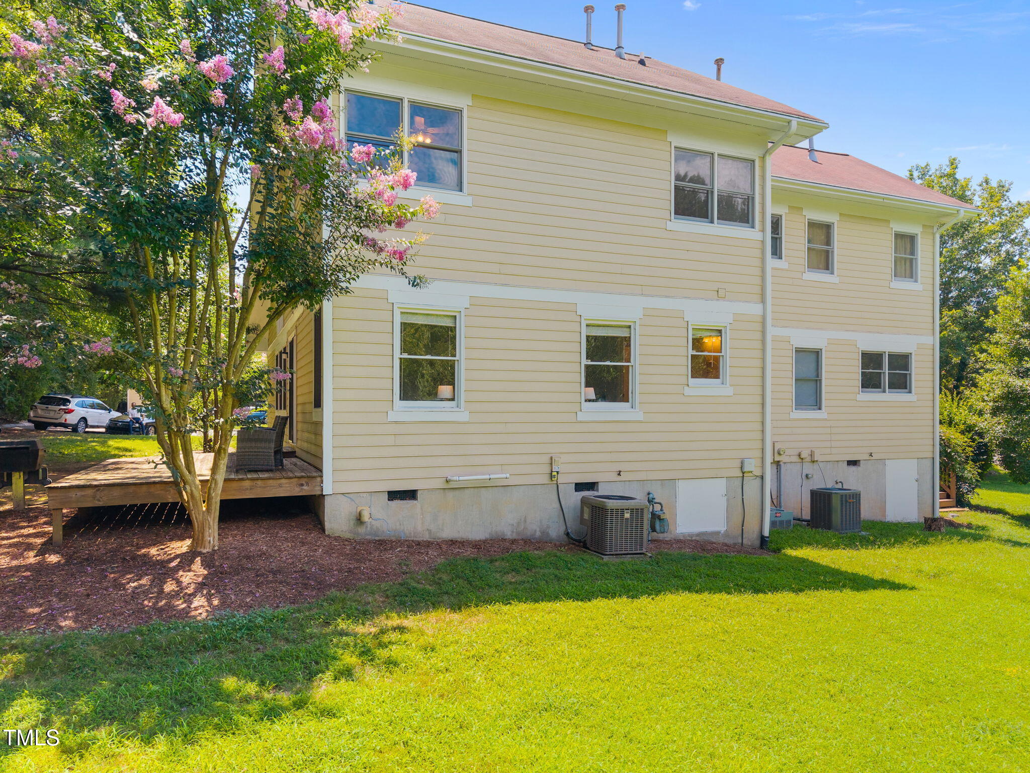 305 McGregor Drive, Unit B Chapel Hill, NC 27514 - Photo 26 of 33 6-web-or-mls-DJI_20250728134049_0010_D