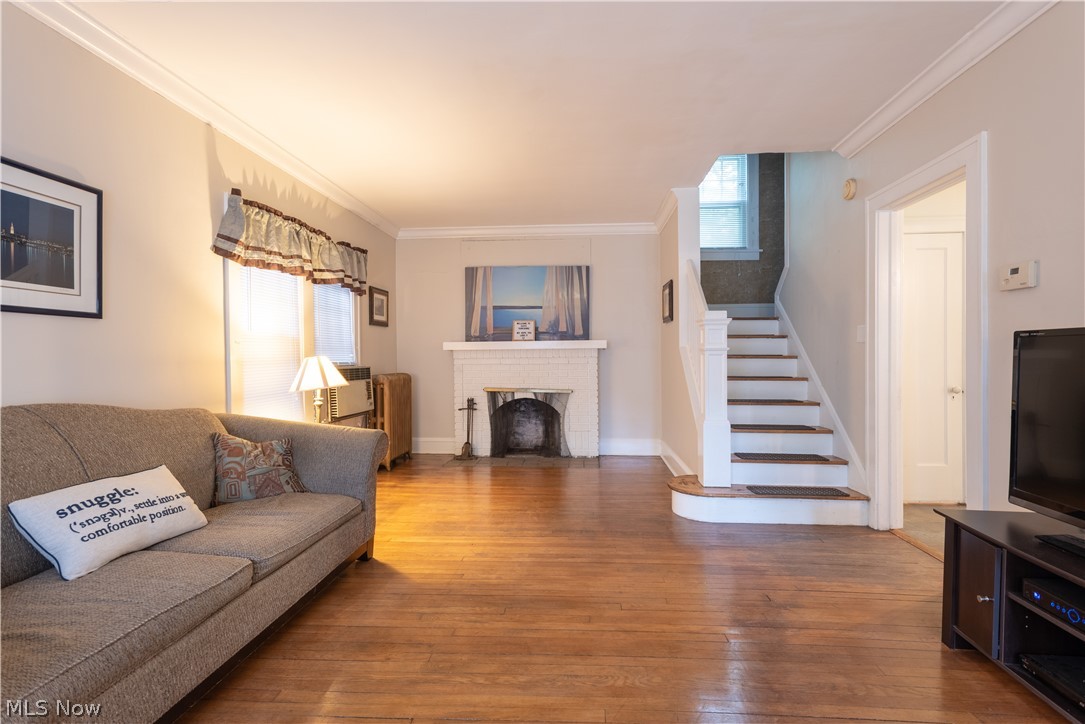 3235 Yorkshire Road Cleveland, OH 44118 - Photo 4 of 22 Gallery Image 4