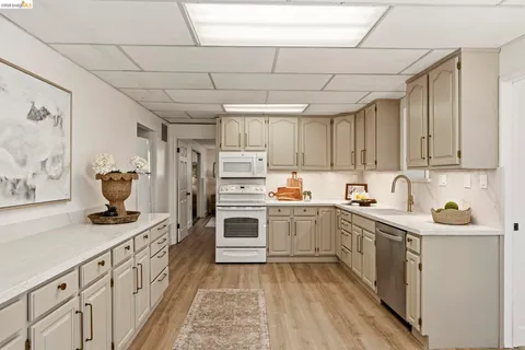 $1,275,000 | 1665 Highland Boulevard, Hayward, CA 94542