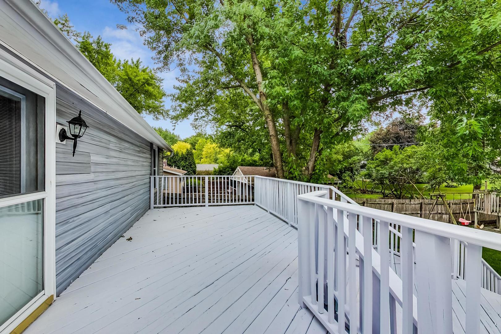 1521 Surrey Road Batavia, IL 60510 - Photo 34 of 46 a view of deck and wooden floor