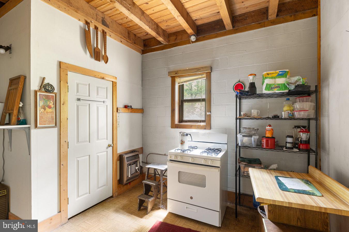 1499 Buggy Ridge Road Mount Jackson, VA 22842 - Photo 15 of 39 Kitchen
