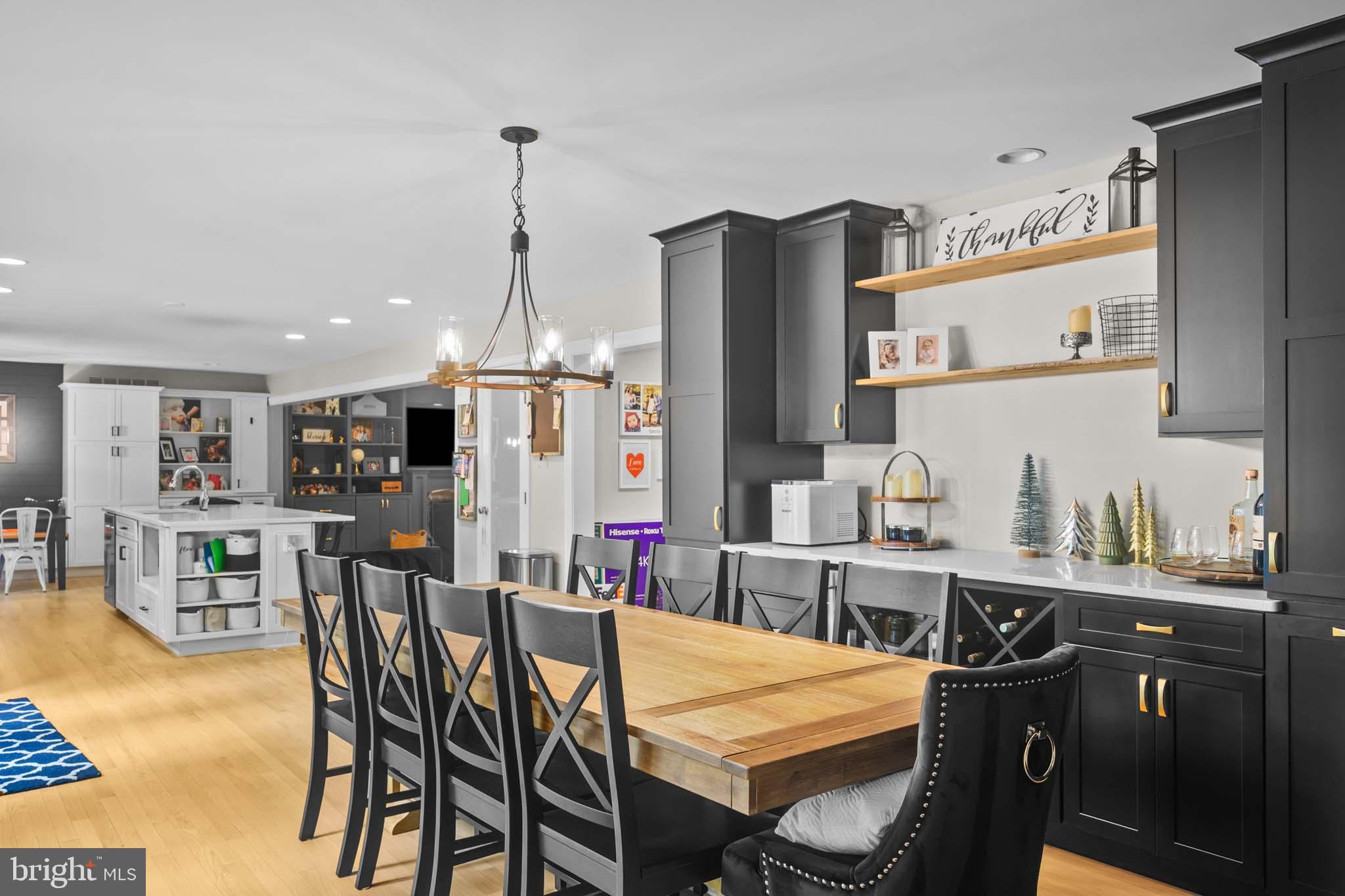 122 Hitching Post Drive Wilmington, DE 19803 - Photo 45 of 64 a dining room with furniture and window