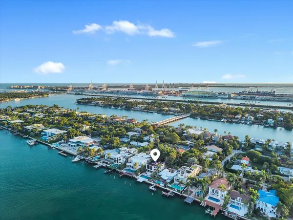 an aerial view of ocean residential house with outdoor space