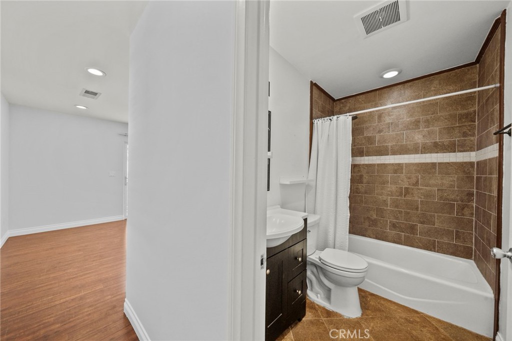7707 Apperson Street Tujunga, CA 91042 - Photo 11 of 17