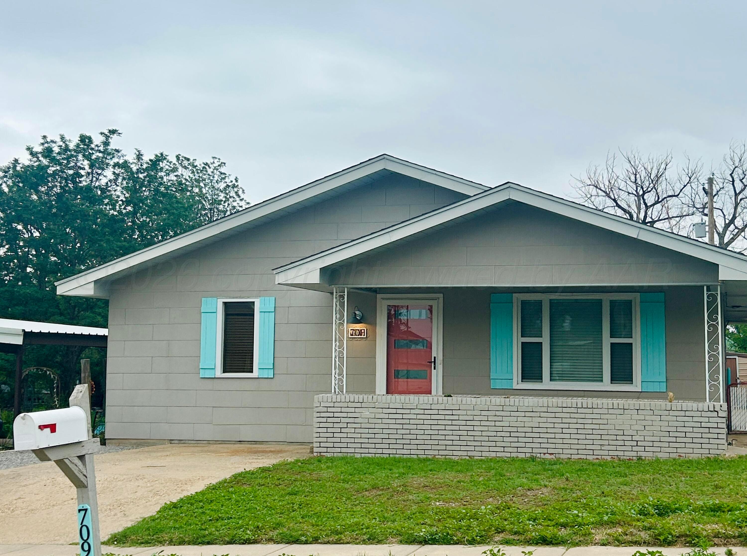 709 South 6th Street Canadian, TX 79014 - Photo 1 of 25 IMG_7282