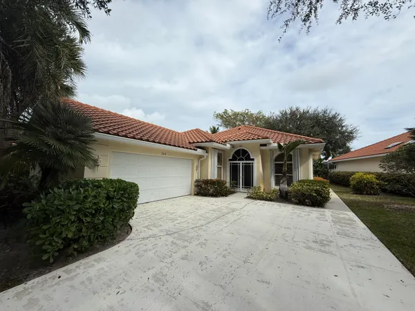 $5,000 | 222 East Tall Oaks Circle, Palm Beach Gardens, FL 33410
