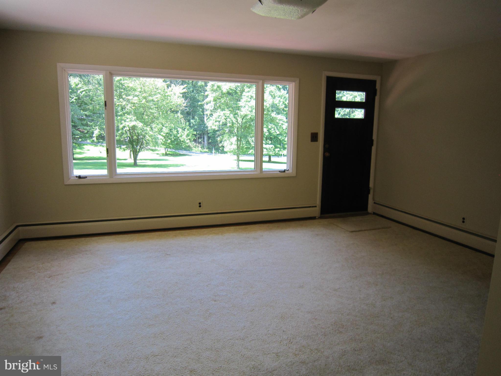 12311 Dover Road Reisterstown, MD 21136 - Photo 9 of 19 Living Room