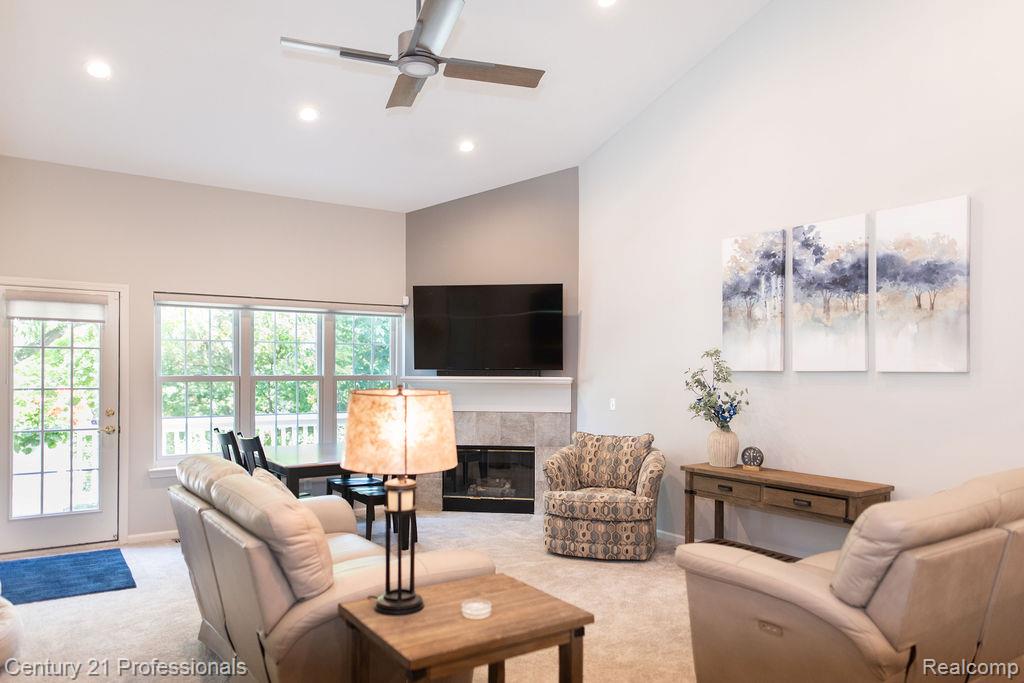 767 East Bluff Court Rochester Hills, MI 48306 - Photo 25 of 52