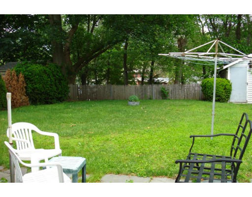 111 Rockridge Road Waltham, MA 02453 - Photo 3 of 11 Gallery Image 3