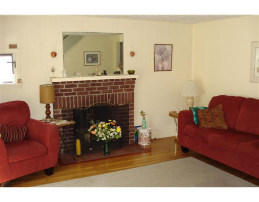 111 Rockridge Road Waltham, MA 02453 - Photo 4 of 11 Gallery Image 4