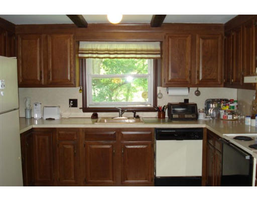 111 Rockridge Road Waltham, MA 02453 - Photo 5 of 11 Gallery Image 5