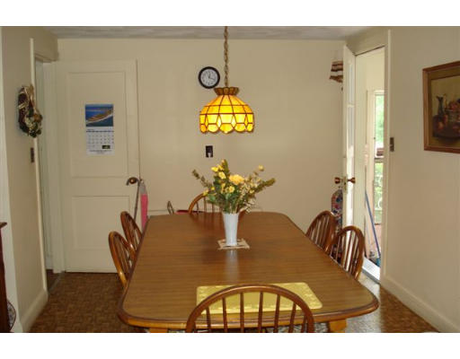 111 Rockridge Road Waltham, MA 02453 - Photo 6 of 11 Gallery Image 6