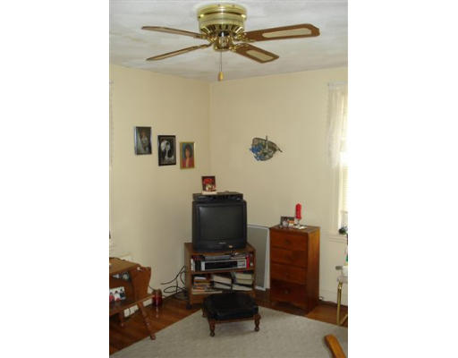 111 Rockridge Road Waltham, MA 02453 - Photo 8 of 11 Gallery Image 8