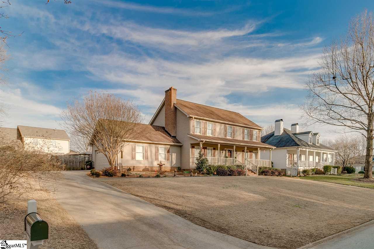 237 Hardwood Road Greenville, SC 29607 - Photo 2 of 36 Gallery Image 2