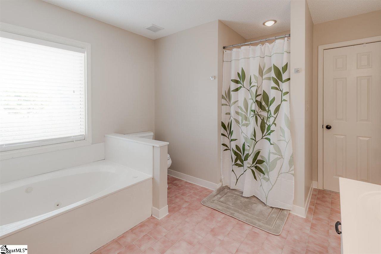 237 Hardwood Road Greenville, SC 29607 - Photo 23 of 36 Gallery Image 23
