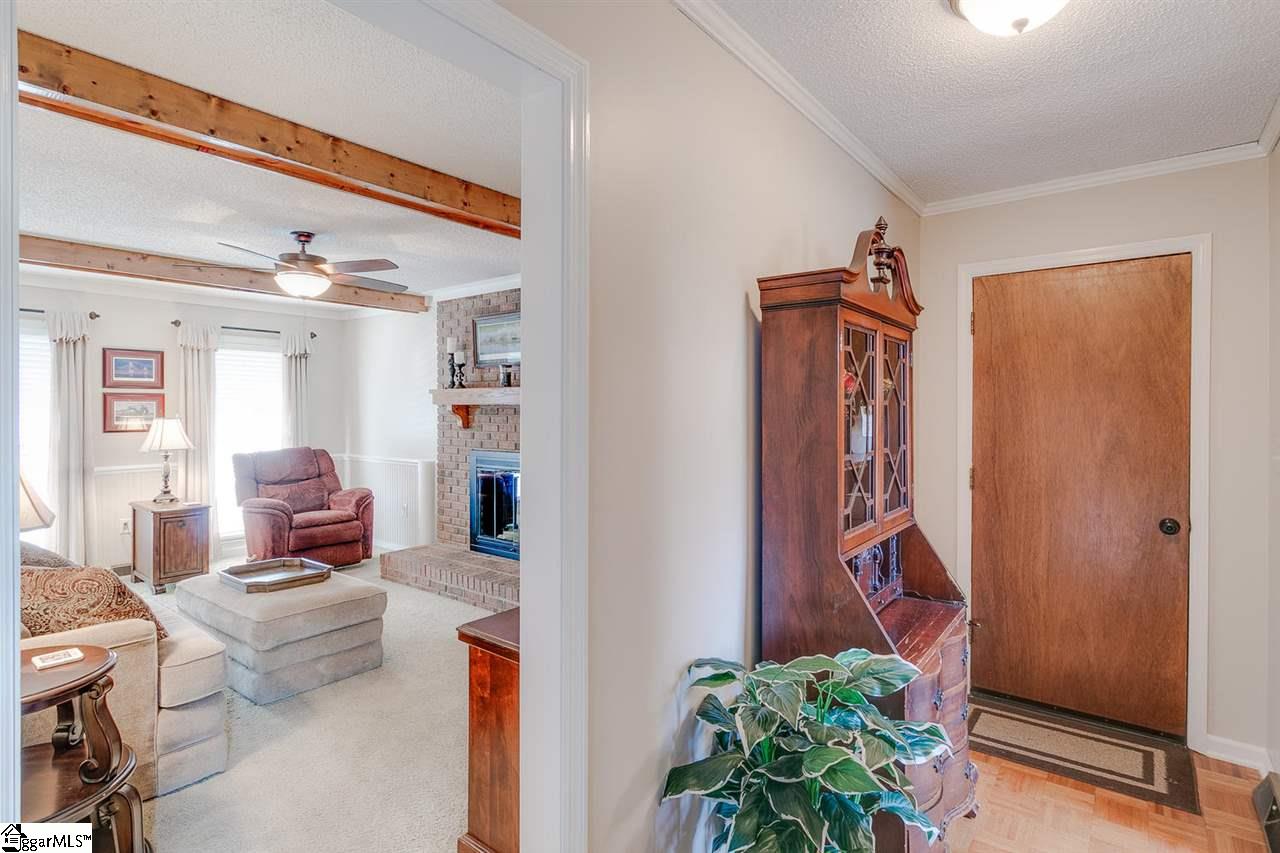 237 Hardwood Road Greenville, SC 29607 - Photo 9 of 36 Gallery Image 9