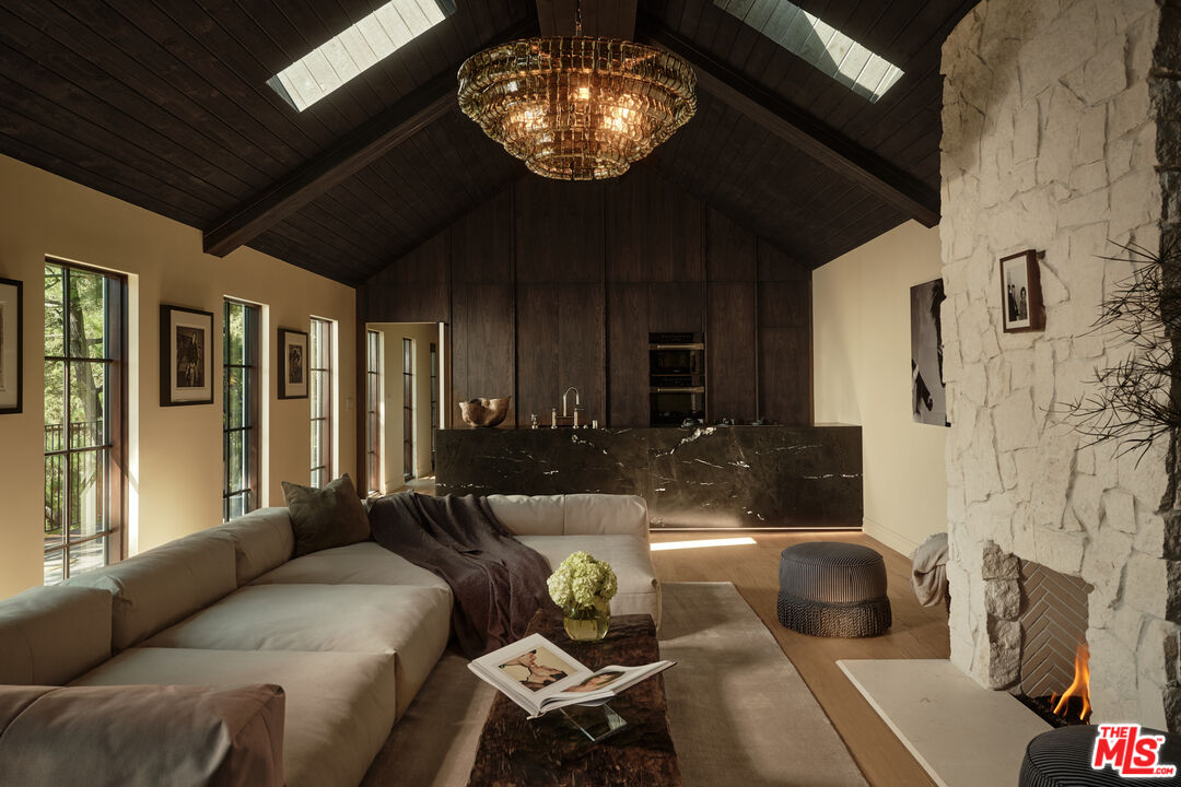 851 Strada Vecchia Road Los Angeles, CA 90077 - Photo 20 of 29 Gallery Image 20