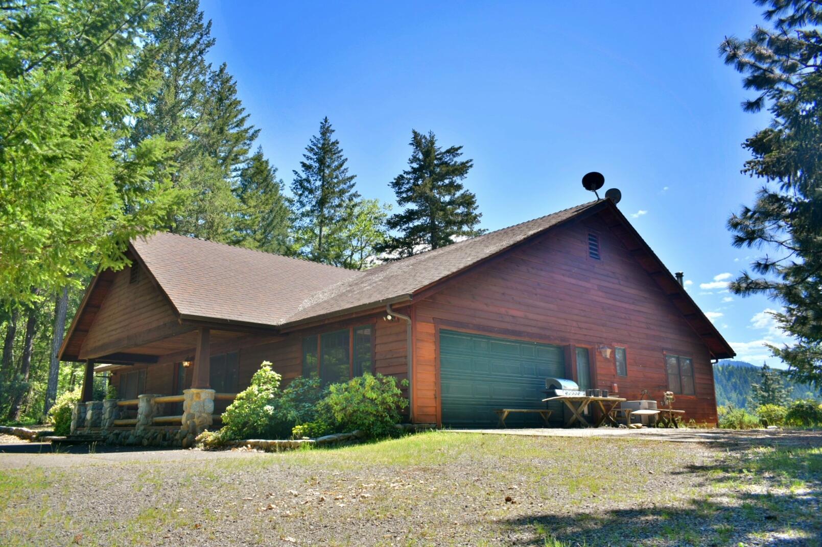 7419 Holland Corner Road Cave Junction, OR 97523 - Photo 3 of 48