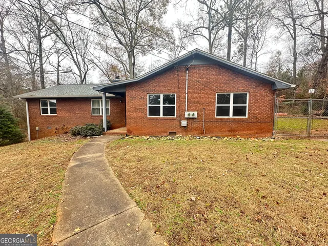 $1,300 | 1131 White Oak Drive, Athens, GA 30606