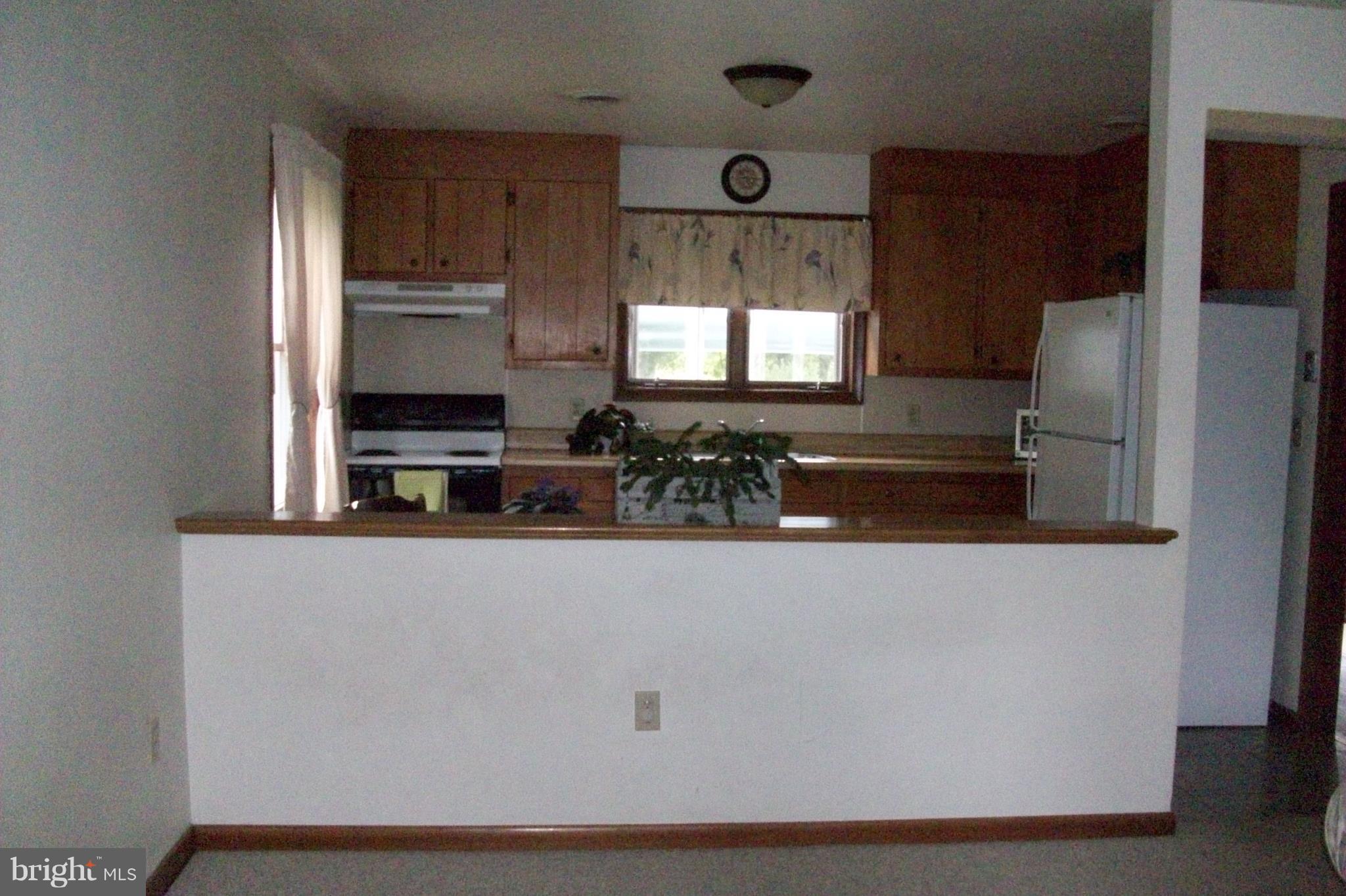 3031 Menges Mill Road Taneytown, MD 21787 - Photo 13 of 30 Oak cabinets