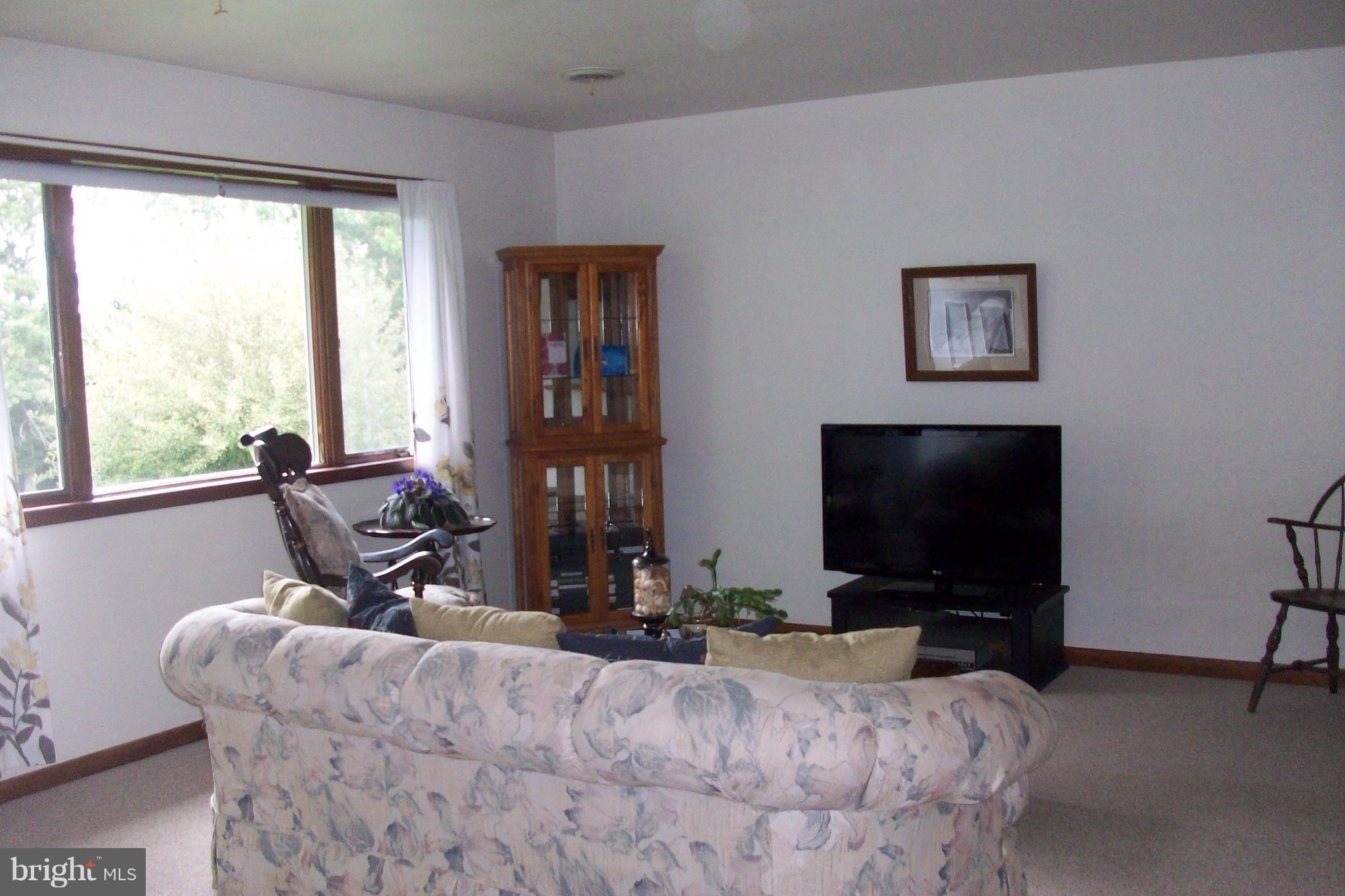 3031 Menges Mill Road Taneytown, MD 21787 - Photo 18 of 30 Relax and enjoy.