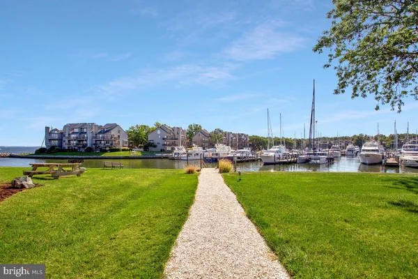 $2,700 | 7002 Channel Village Court, Unit 101, Annapolis, MD 21403