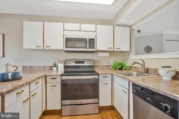 $2,700 | 7002 Channel Village Court, Unit 101, Annapolis, MD 21403