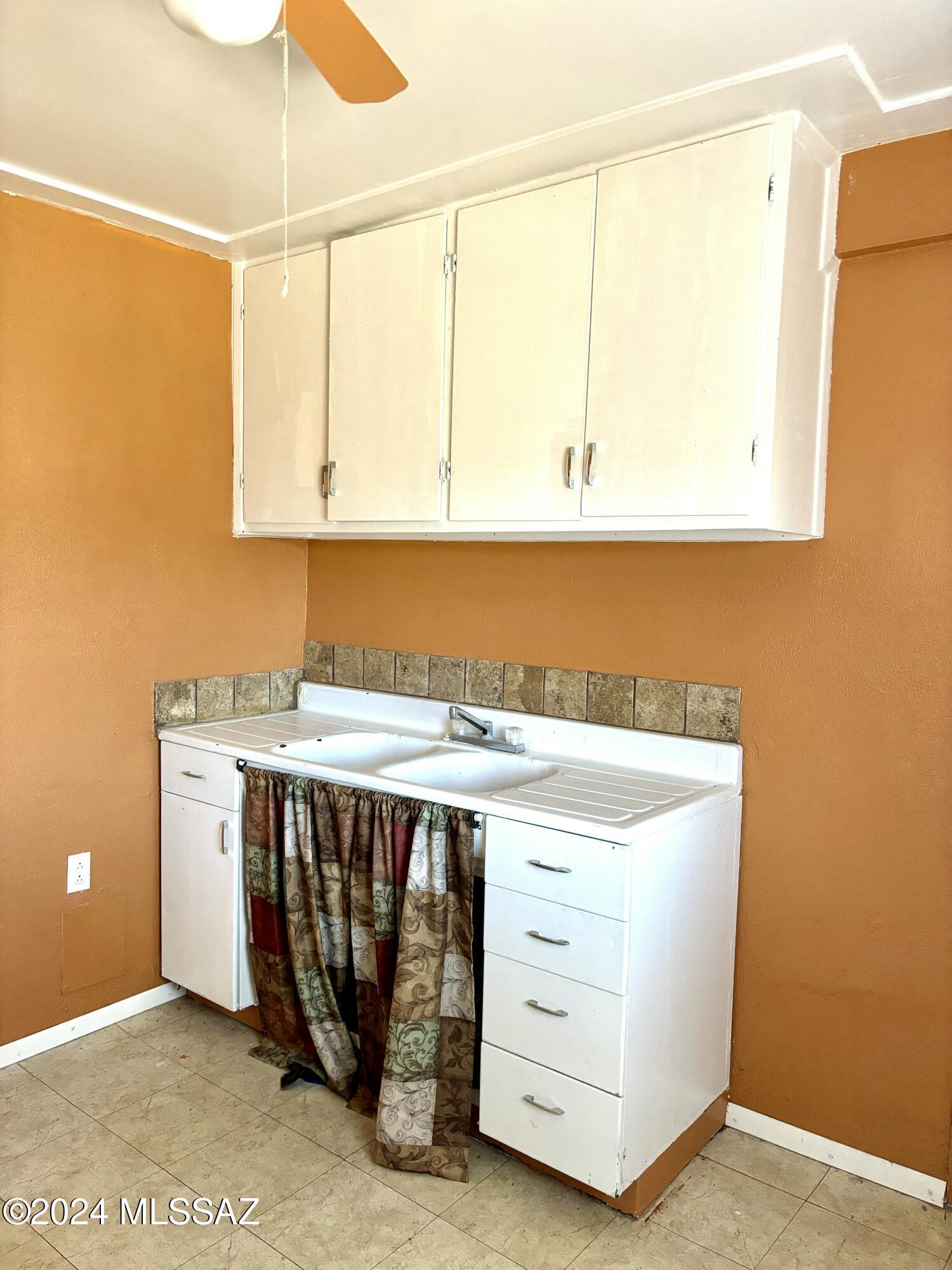 110 Verdugo Road Mammoth, AZ 85618 - Photo 13 of 17