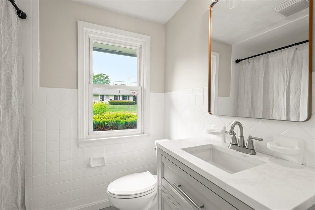 67 Roslyn Road Brockton, MA 02302 - Photo 22 of 32