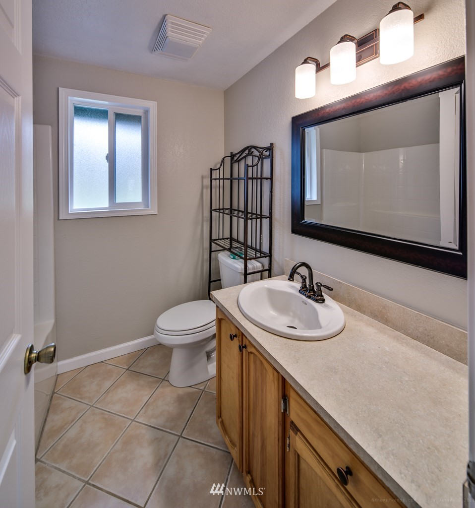 7178 Mecklem Road Everson, WA 98247 - Photo 13 of 17