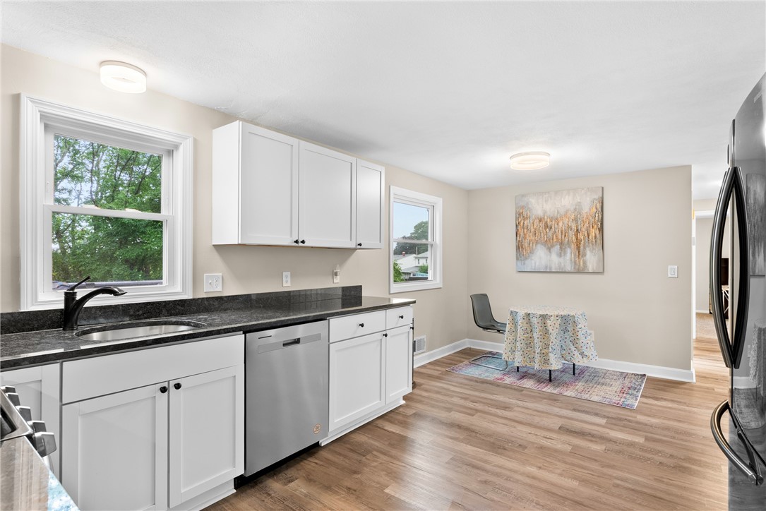 84 Hilton Road Warwick, RI 02889 - Photo 8 of 35
