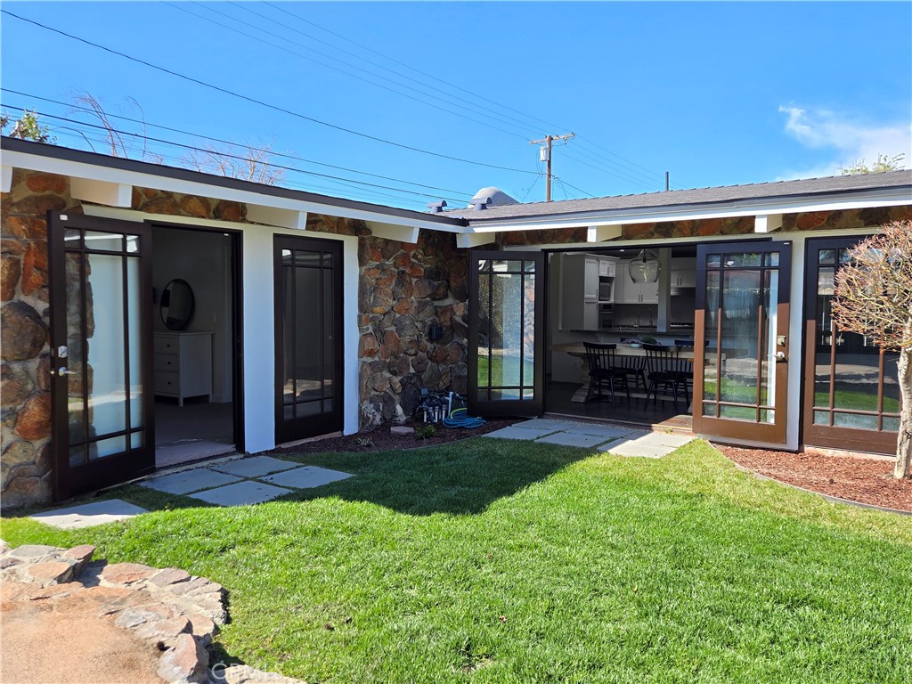 3317 Lees Avenue Long Beach, CA 90808 - Photo 62 of 75 Courtyard Indoor/Outdoor Living