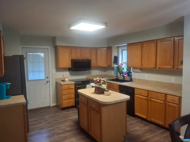 $485,000 | 76 Old Curdsville Road, Farmville, VA 23901