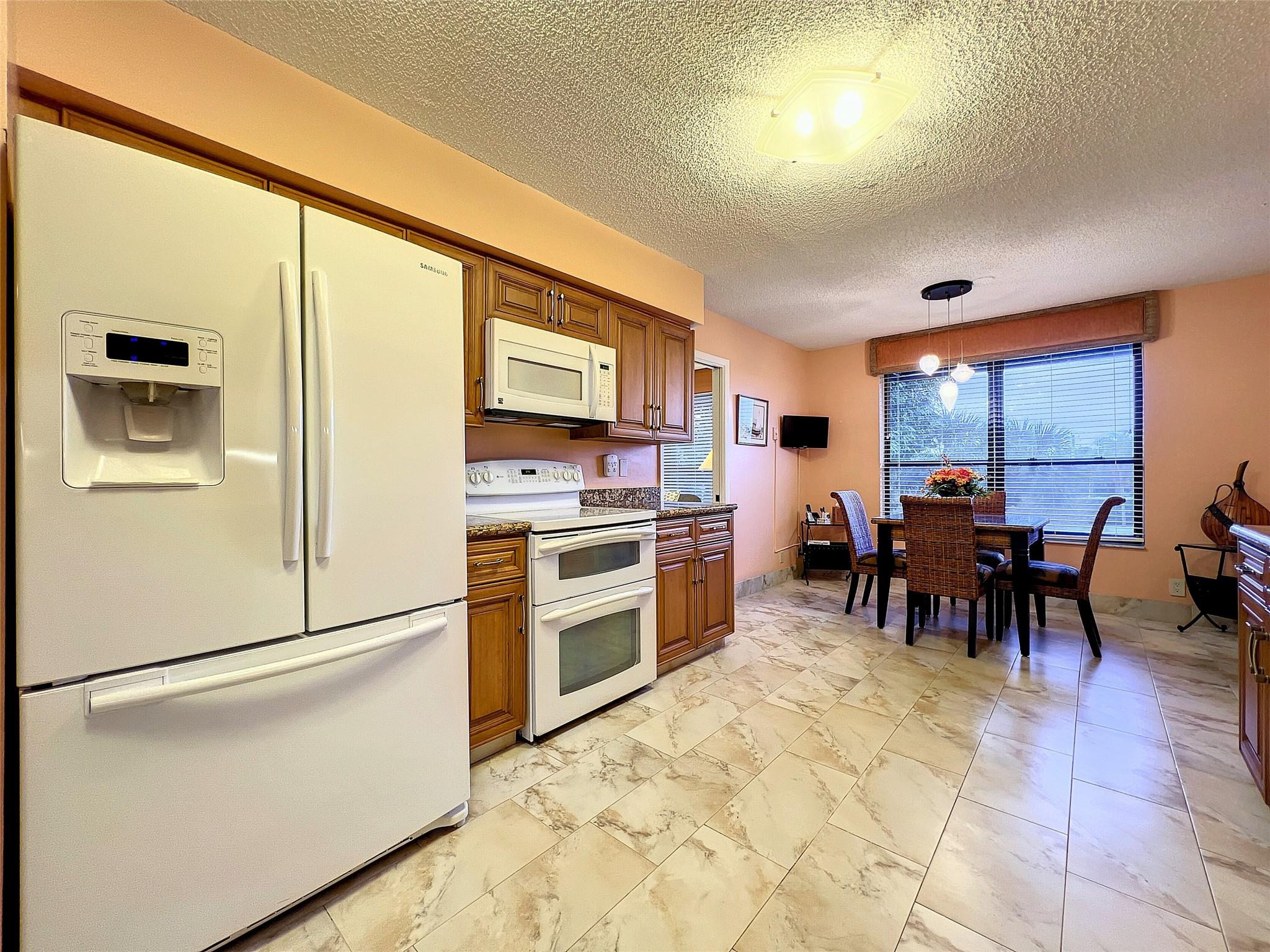 7578 Regency Lake Drive, Unit D301 Boca Raton, FL 33433 - Photo 5 of 37 Photo 5