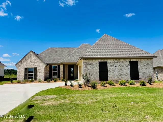 $355,600 | 425 Aurora Circle, Canton, MS 39046