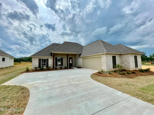 $355,600 | 425 Aurora Circle, Canton, MS 39046