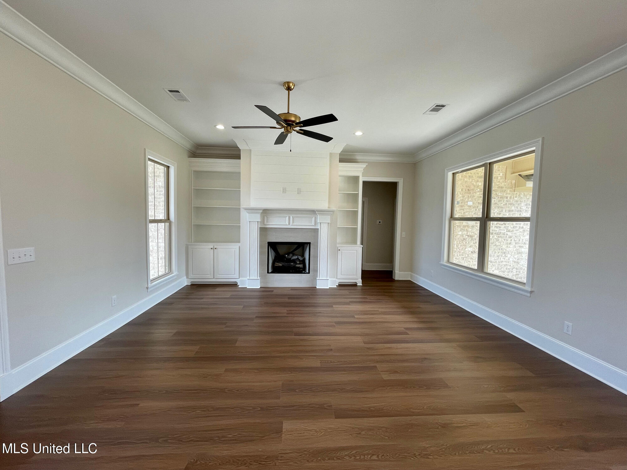 425 Aurora Circle Canton, MS 39046 - Photo 8 of 35 IMG_7785