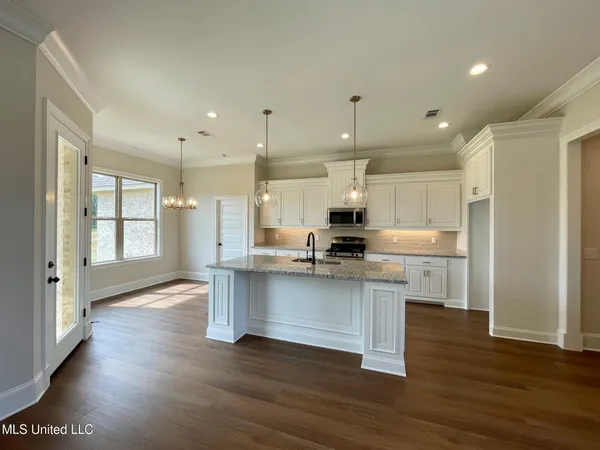$345,600 | 425 Aurora Circle, Canton, MS 39046