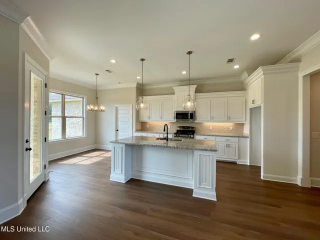 $355,600 | 425 Aurora Circle, Canton, MS 39046