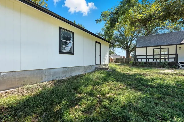 $2,500 | 605 North Main Street, Winnsboro, TX 75494