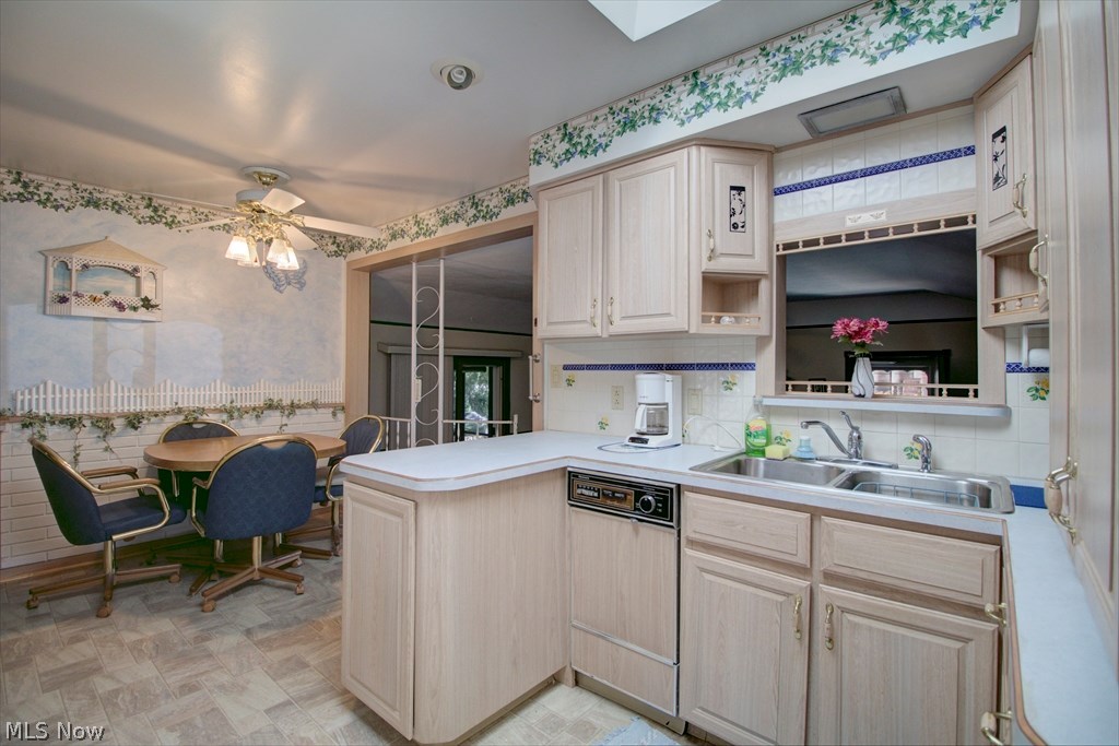 247 Nobottom Road Berea, OH 44017 - Photo 6 of 28 Gallery Image 6