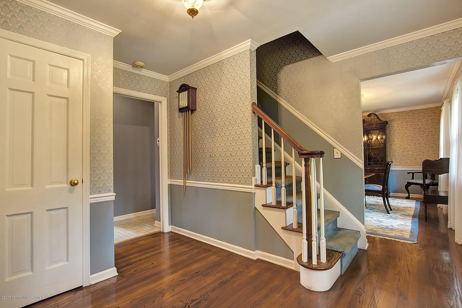 Foyer.