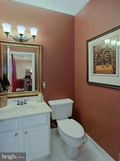 11197 Square Sail Court Reston, VA 20191 - Photo 8 of 30 Bath
