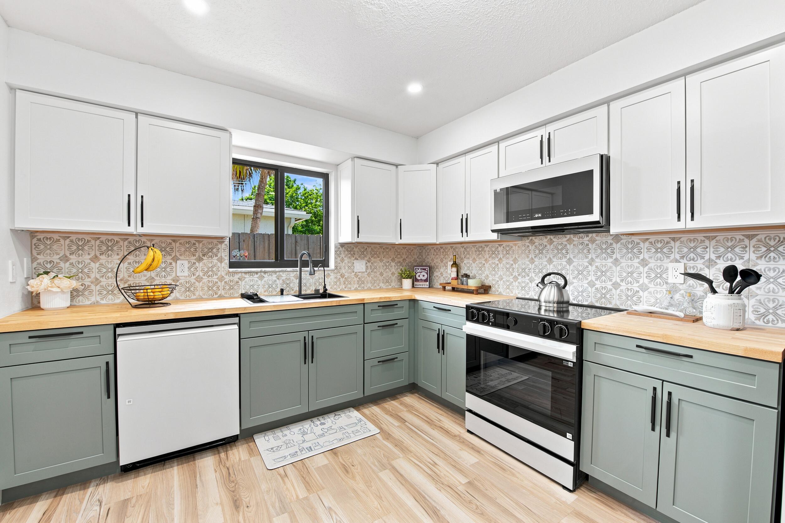10660 Emperor Street Boca Raton, FL 33428 - Photo 9 of 25 23__dsc3845