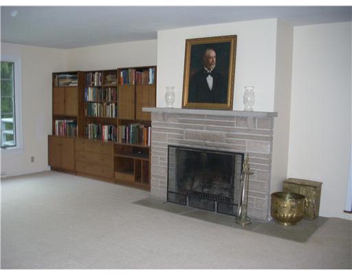 144 Thompsonville Road Canonsburg, PA 15317 - Photo 3 of 18 Living Room.
