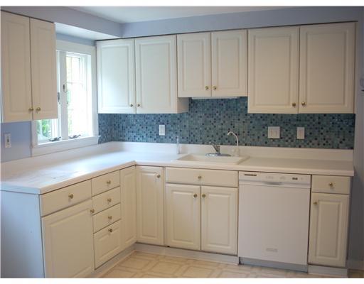 144 Thompsonville Road Canonsburg, PA 15317 - Photo 6 of 18 Kitchen.