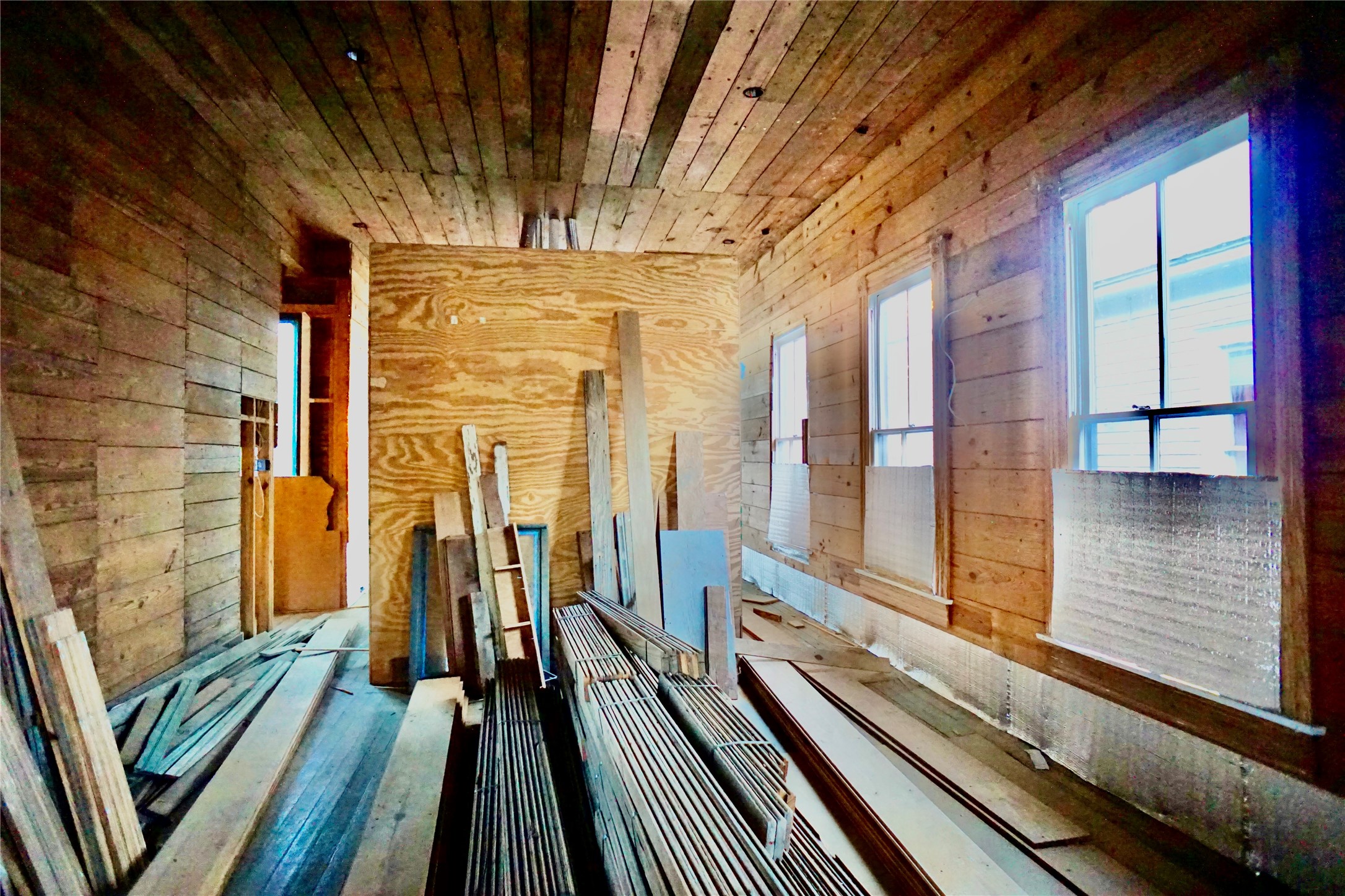 2215 Kane Street Houston, TX 77007 - Photo 7 of 24 a view of a balcony with lots of furniture
