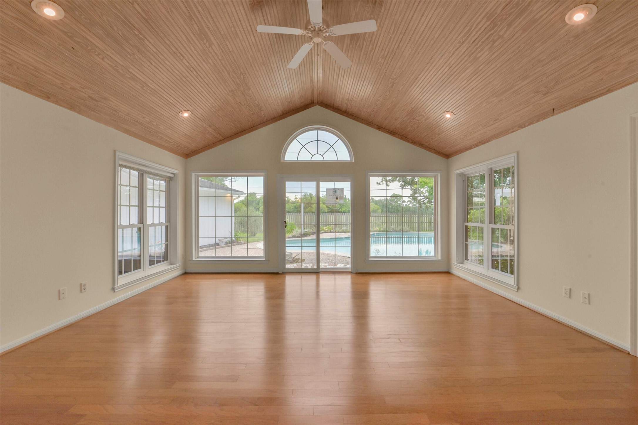 110 Ridgemont Drive Alvin, TX 77511 - Photo 6 of 43