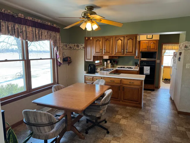 $429,900 | 9844 North Us Highway, Demotte, IN 46310